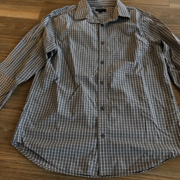 Men’s Slim Fit Banana Republic Button Down Shirt - Picture 5 of 9